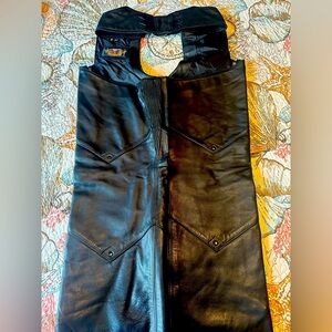 Ladies small Genuine Harley Davidson leather riding chaps. Excellent conditiom.